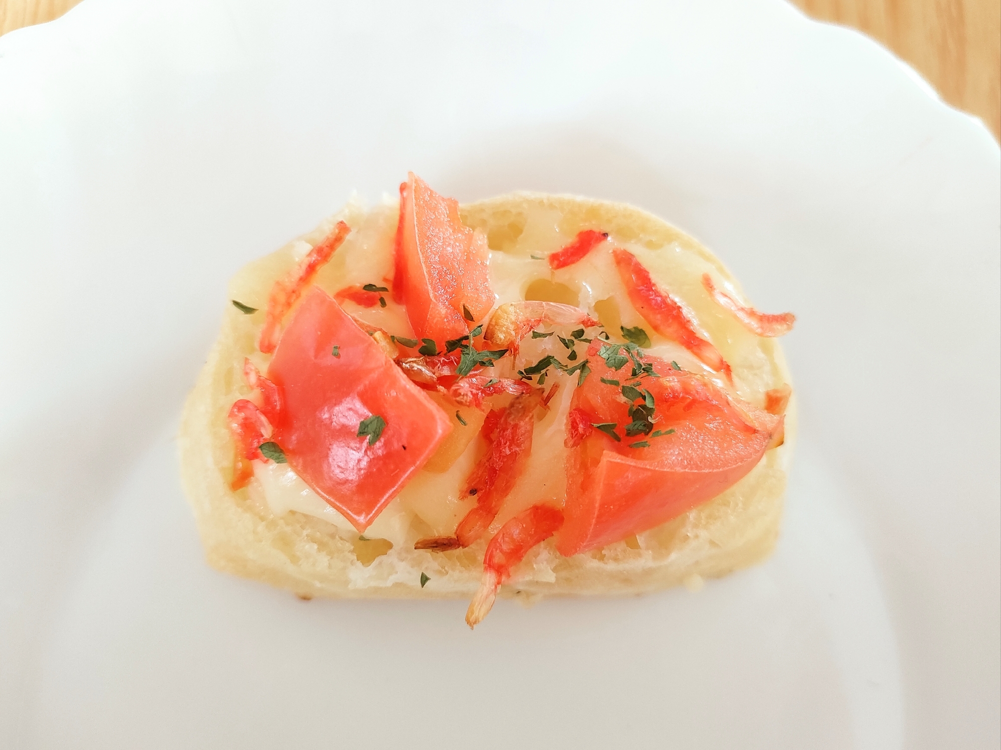 トマトと小えびのチーズトースト